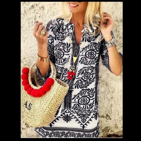 NWT Black and White Printed V-Neck Mini Dress; S - Picture 2 of 2